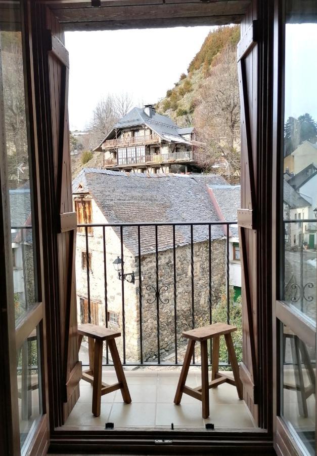 Apartamento Con Encanto En Sallent de Gállego Buitenkant foto