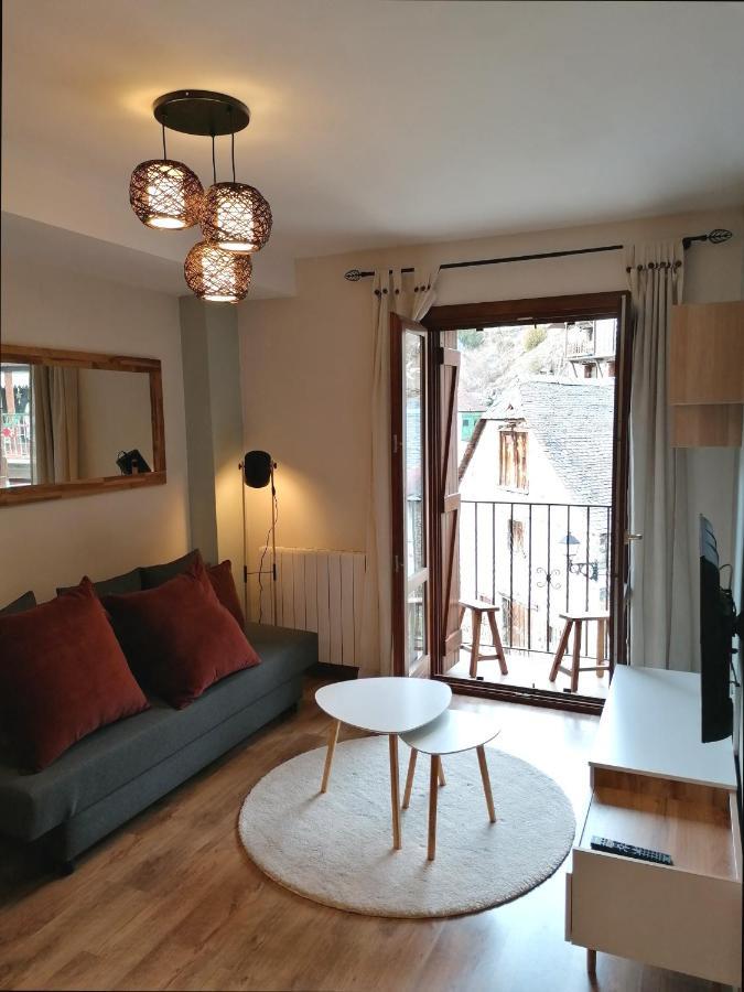 Apartamento Con Encanto En Sallent de Gállego Buitenkant foto